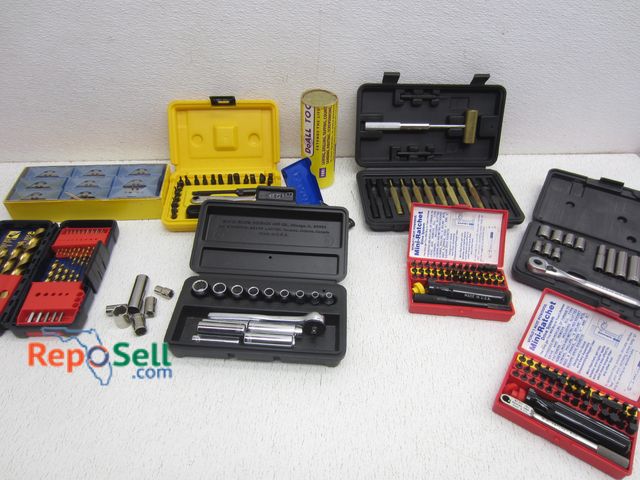 Lot 31-6275 - Tool Lot: Craftsman Socket Sets, Ratchet Sets, Bosch Drill Bits, Utility Blades