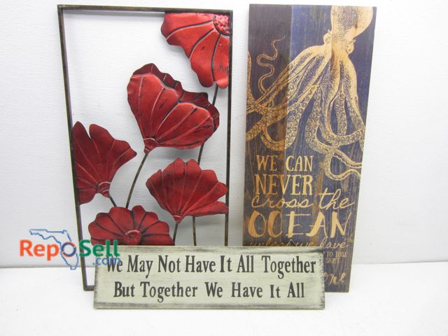 Lot 31-5326 - (3)pcs of Décor: Flowers, (2) Signs