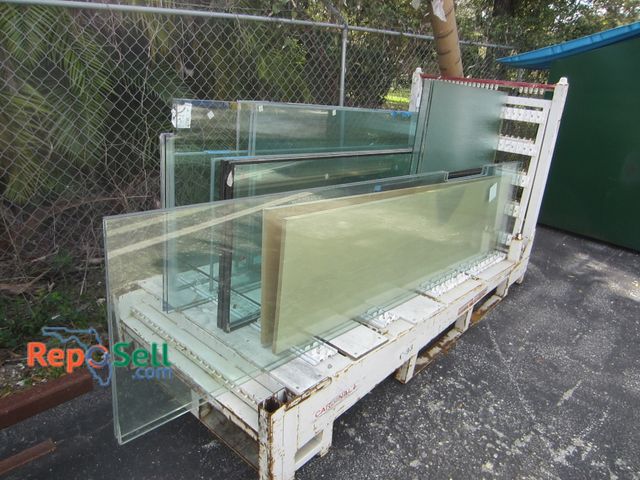 Lot 31-8196 - Assorted Glass With Metal Rack
