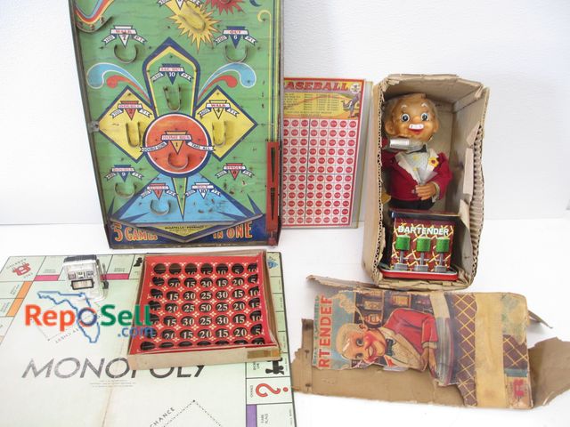 Lot 31-1279 - Vintage Toy Collectibles
