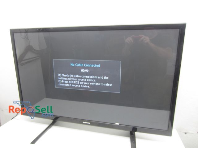 Lot 31-7567 - Samsung 43" Plasma TV - Powers On