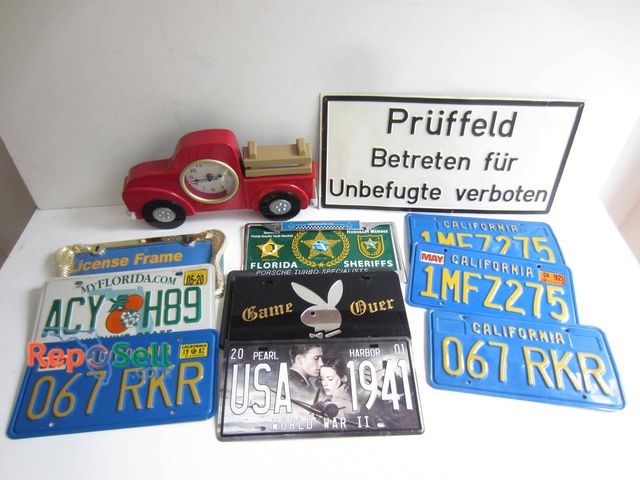 Lot 31-9247 - Lot featuring six metal California license plates, a metal Florida Sheriff's license plate, a 'USA 1...