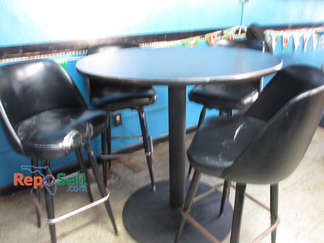 Lot 31-2001 - Round Hi-Top Table w/(4) Chairs - Table 42"W