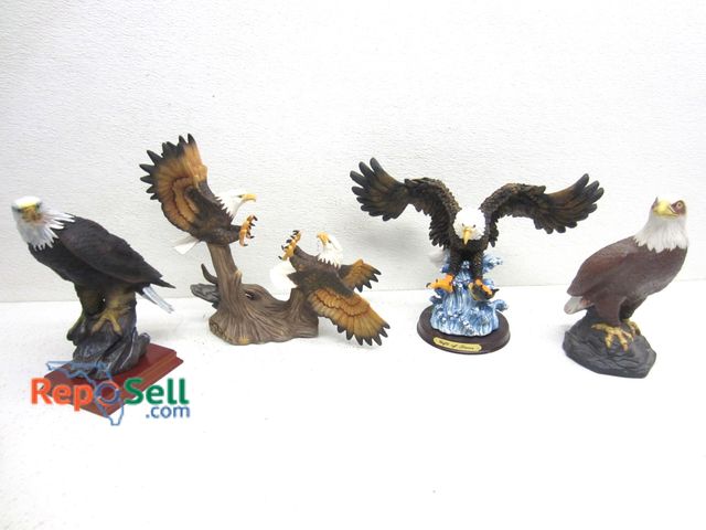 Lot 31-1318 - (4) Eagles decor, ceramic and plastic