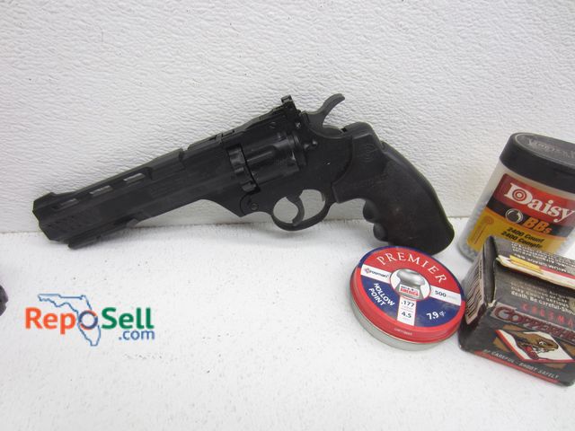 Lot 31-1446 - BB Gun (closing lock needs repair) , CO2, BB's, etc.