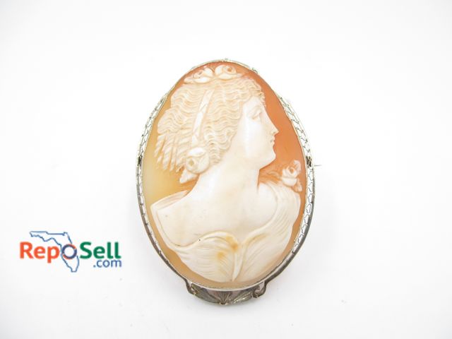 Lot 31-5008 - 10K Yellow Gold Carved Shell Cameo - 15g total