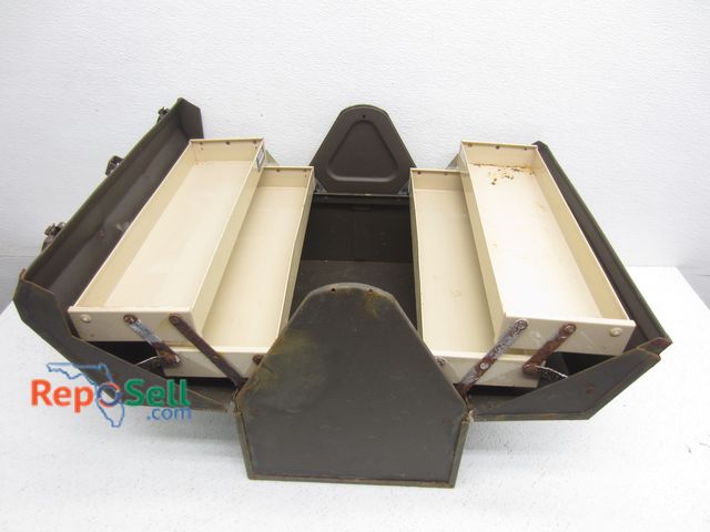 Lot 31-9276 - Kennedy Cantlever Toolbox 18" W