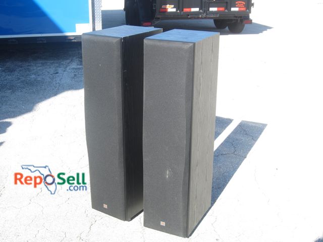 Lot 31-7222 - (2) JBL Northridge Series E90 Speakers, 10Wx40Hx14"D
