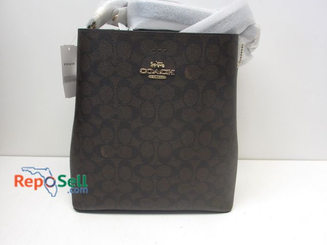 Lot 31-5000 - New Coach Town Bucket Bag Purse with Tags  CBQ45