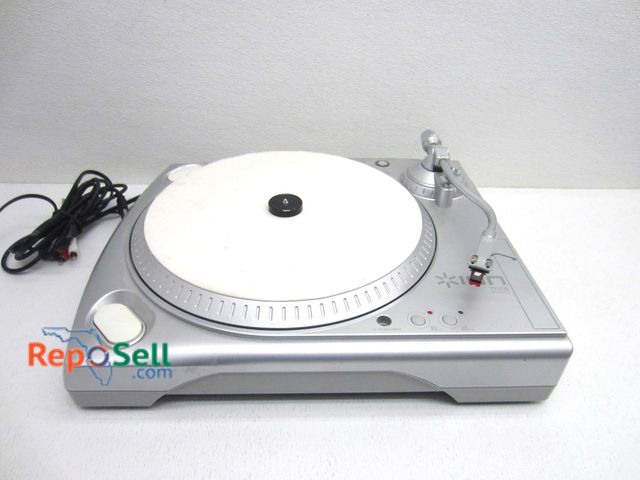 Lot 31-6515 - Ion Turntable #TTUSB, Powers On