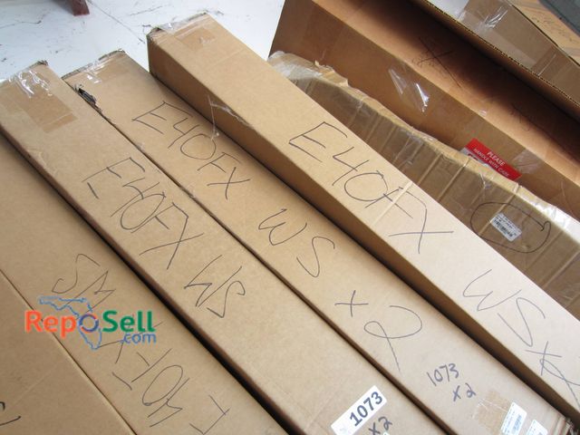 Lot 31-1073 - E40FX WS Windshield, 2-Piece Set, (2) Sets, New In Box