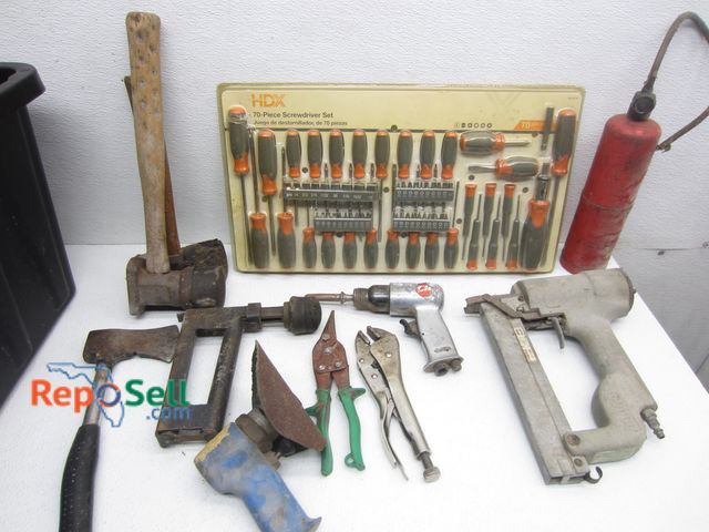 Lot 31-6106 - Tool Lot: 70pc Screwdriver Kit, Hand-Tools, etc.