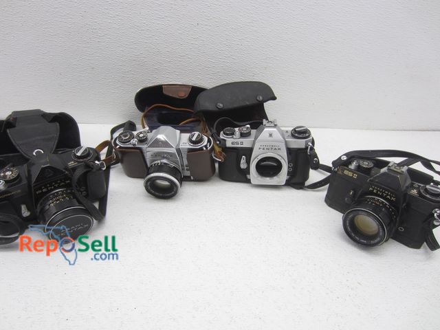 Lot 31-6098 - (4) Pentax Cameras: 2 - ESII, 1 - H2, 1 - Spotmatic