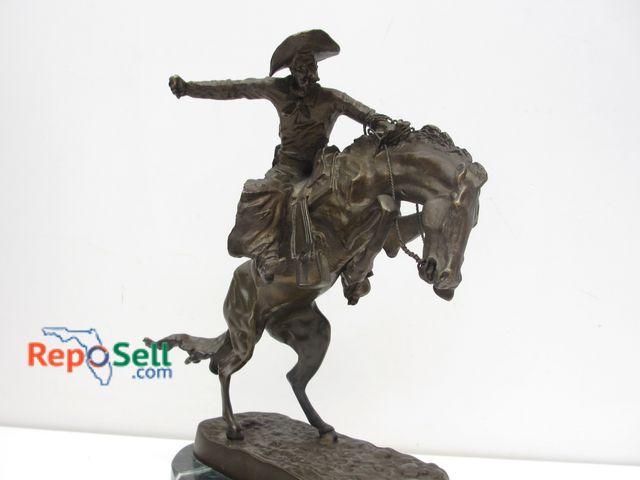 Lot 31-6294 - Frederick Remington 9" Bucking Horse Statue - No COA