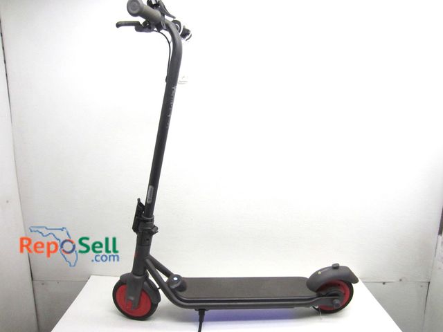 Lot 31-5279 - Segway Ninebot Electric Scooter - Powers On