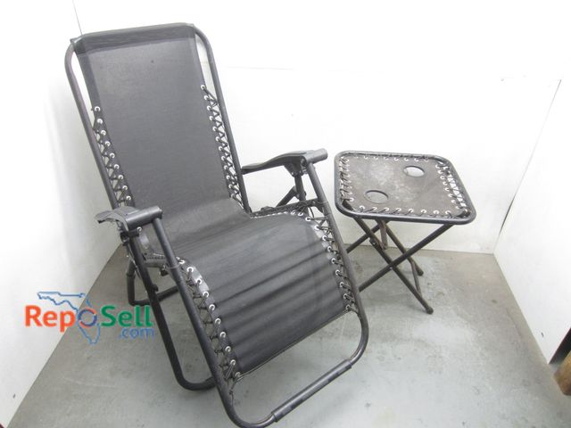 Lot 31-6264 - Gravity Chair &amp; Folding Side Table