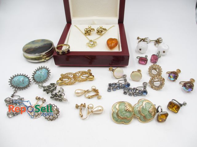 Lot 31-1017 - Jewelry Lot: Necklace, Amber Heart Pendant, Ring sz 6, Screwback Earrings, etc.