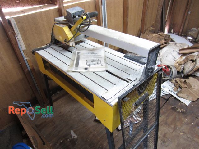Lot 31-2051 - QEP 24" Bridge Saw