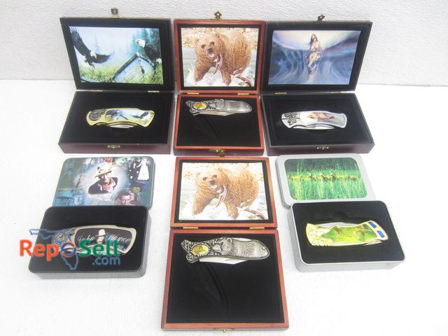 Lot 31-9294 - (6) Knives w/Case: John Wayne, Eagle, Bear, etc.