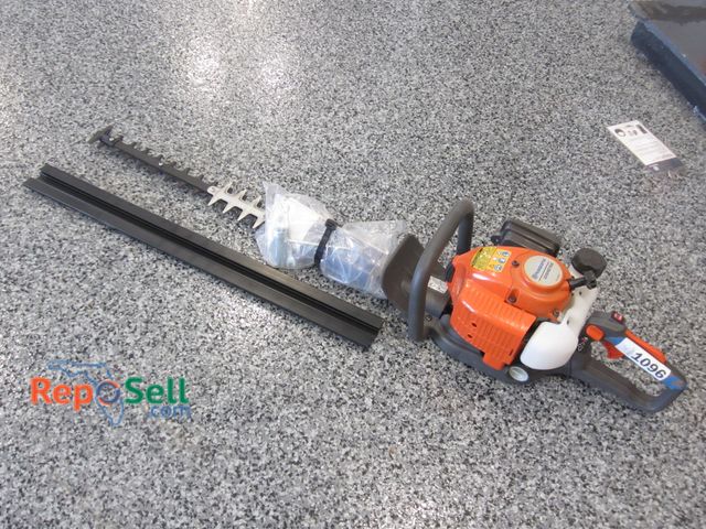 Lot 31-1096 - Husqvarna new single-sided hedge trimmer 226HD75S