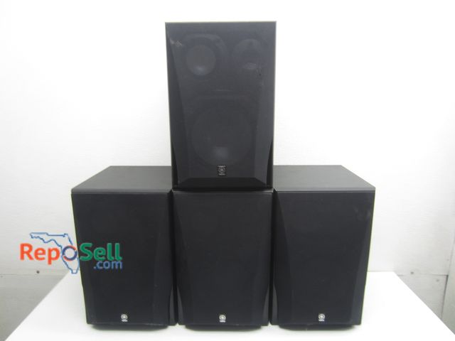 Lot 31-9190 - (4) Yamaha Speakers NS-6490 16"H