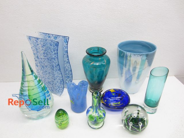 Lot 31-1217 - Lot of (10) Glassware, Vases, Decor, etc