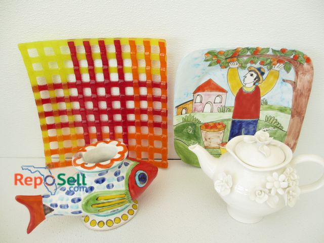 Lot 31-3003 - Decor and Housewares: Weaved Glass Plate, Plate made in Italy, Tea Pot, etc.