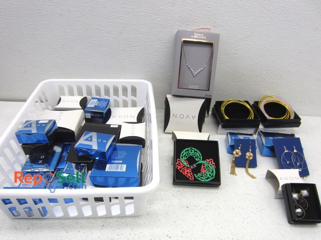Lot 31-9312 - Lot of New in Box Avon Jewelry