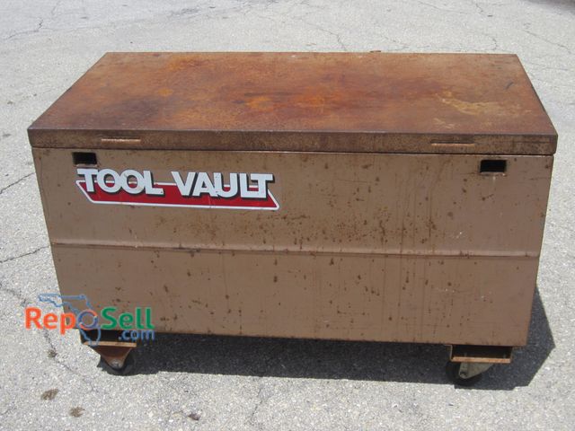 Lot 31-9473 - Job site rolling tool vault - 48 in. x 24 x 30
