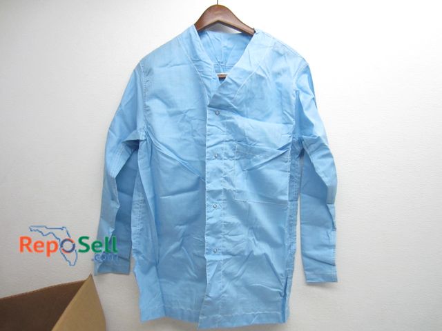 Lot 31-1170 - (34) new men's long-sleeve tops (20) men's trousers/pajama  (14) Medical