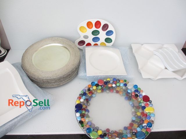 Lot 31-2187 - Lot of Serving Dishes, Various Sizes &amp; Styles: (16) Villeroy &amp; Boch, (2) Beaded, etc.