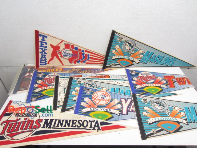 Lot 31-5017 - (10) Vintage Sports Pennants