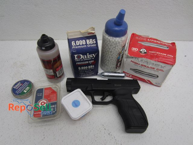 Lot 31-1150 - Lot of Pellet Gun with Accessories, Gas Blow Back, BB's