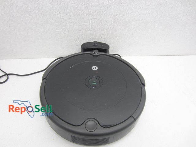 Lot 31-9189 - Roomba I Robot Vac - Powers On