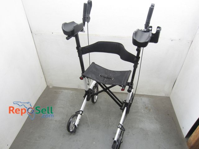 Lot 31-6305 - "BEYOUR WALKER" w/Seat, Cup/Phone Holder, Forearm Rest, etc.