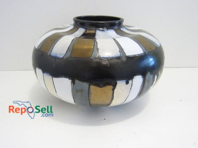 Lot 31-9088 - Handcrafted Ceramic Vase Signed Vega Ecuador, Featuring A Stripe Design In Black, White, And Gold.