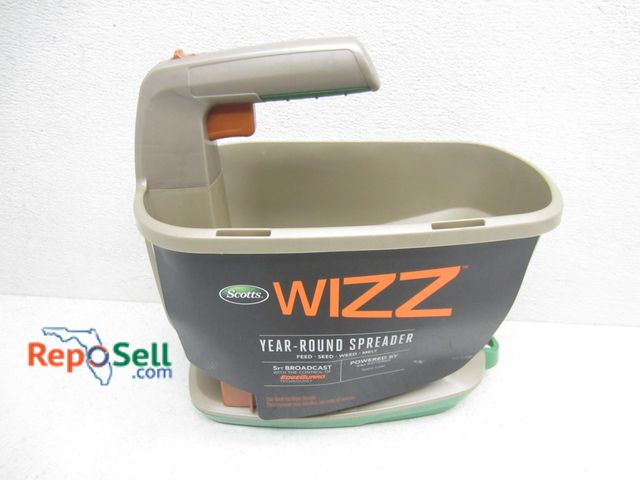Lot 31-9108 - New Scotts Wizz year-round spreader