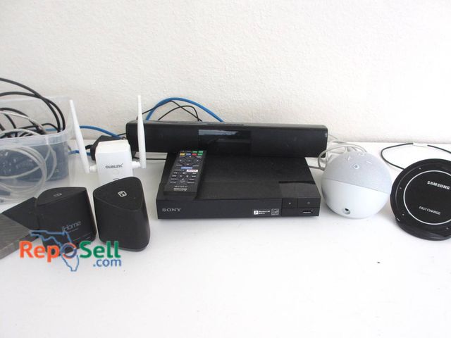Lot 31-8538 - Electronics Lot: Samsung Fast Charge, Sound Bar, etc.