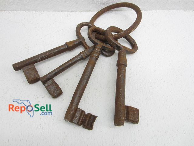 Lot 31-2550 - (4) Skeleton Jail Keys