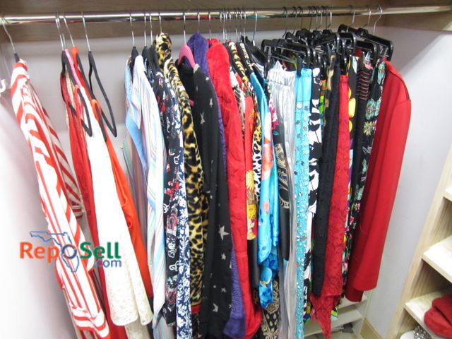 Lot 31-1247 - Approx (25) Sleepwear &amp; Skirts, Size S &amp; M