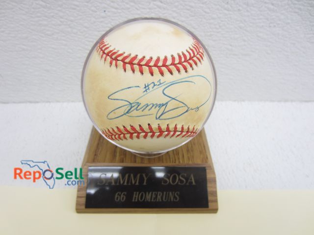 Lot 31-7280 - Other Sammy Sosa 66 Homeruns Ball w/COA