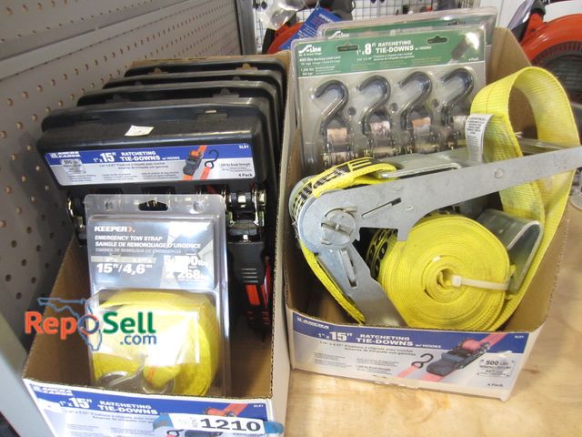 Lot 31-1210 - New ratcheting tie-down straps, various sizes