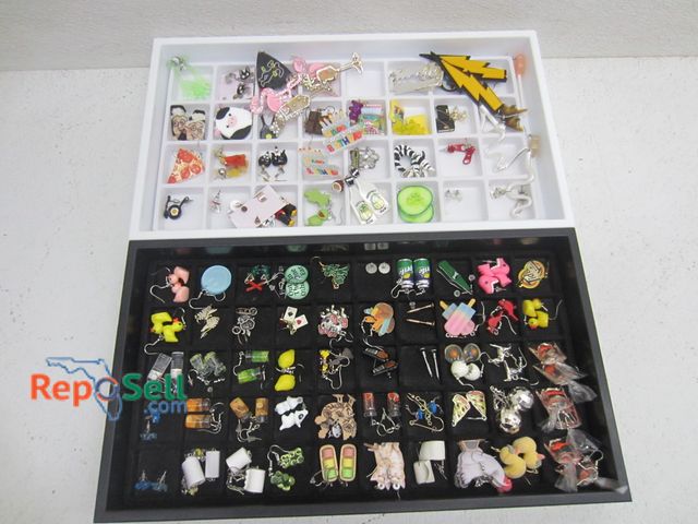 Lot 31-6030 - (80+) Various style earrings.