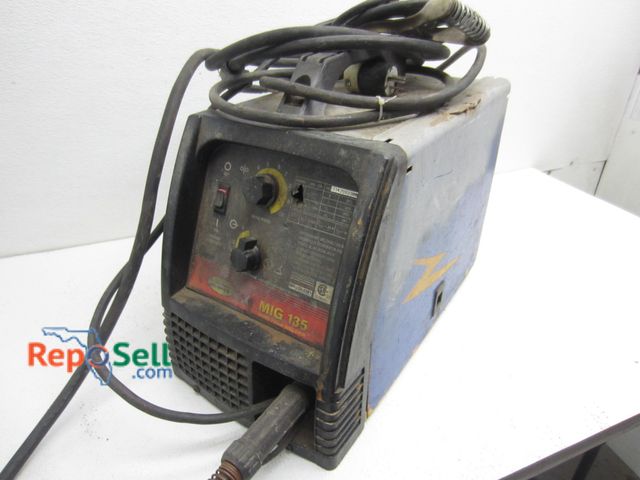 Lot 31-5359 - Northern Industrial Mig 135 Wire Feed Welder - Power On