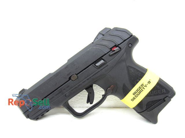 Lot 31-6045 - New Ruger Security 9 9mm Luger with (2) 10rd magazines. 3.42" Barrel