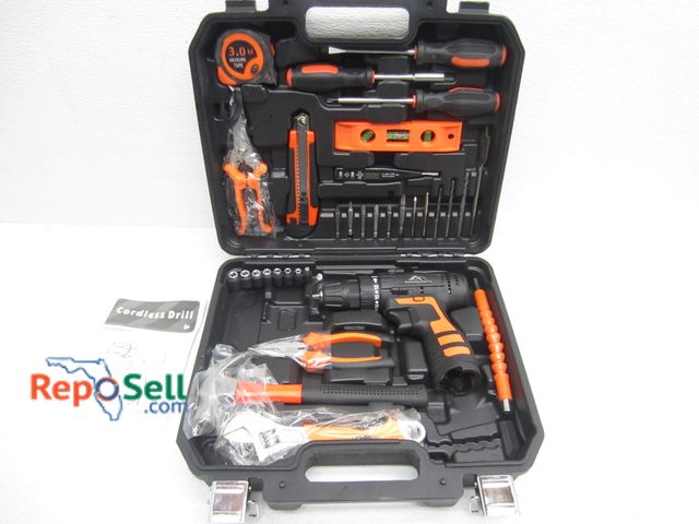 Lot 31-6369 - Cordless Drill With Case And Acces - Appears Unused, Battery Did Not Charge
