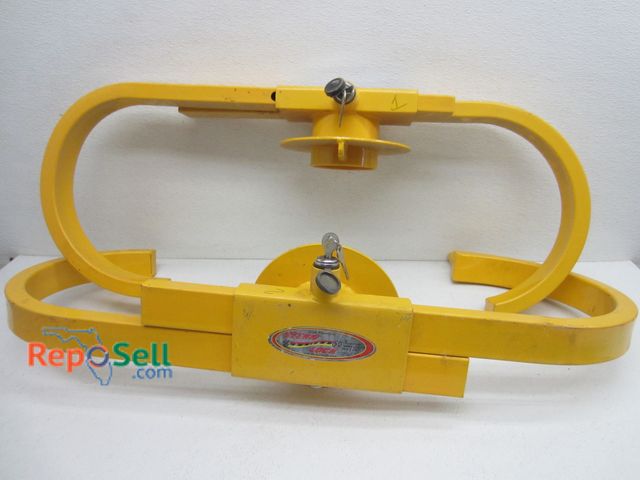 Lot 31-1083 - (2) Stern Locks with keys.