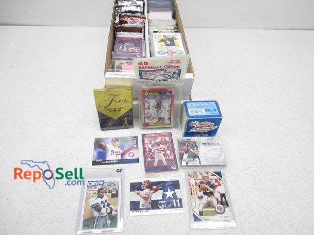 Lot 31-6134 - Sports card lot: Topps, Fleer, NFL, MLB, etc.
