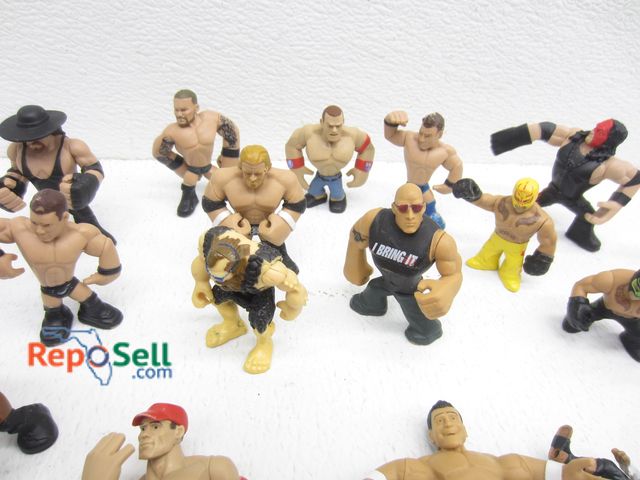 Lot 31-1412 - Lot of Wrestler Figures Plastic