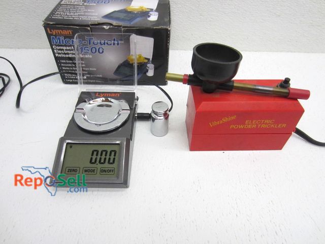 Lot 31-9595 - Lyman Micro Touch 1500 Powder Scale/Trickler, Powers On